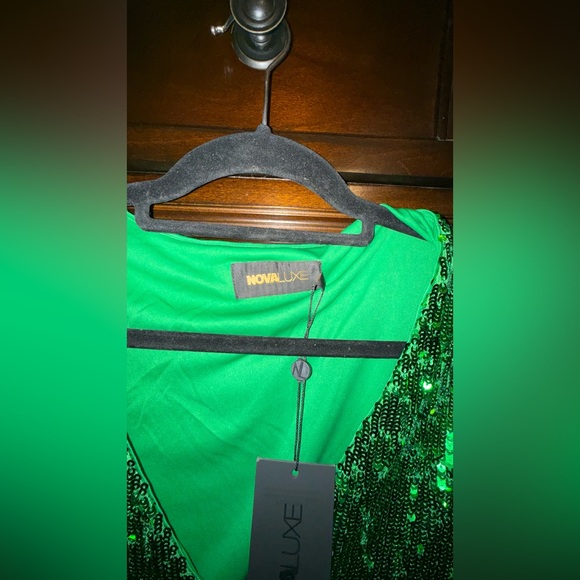 NWT Nova Luxe Green Sequin Dress with Feather Cuffs - Picture 5 of 5